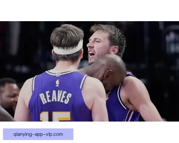 东契奇40分准三双创纪录力压詹姆斯全场最佳无詹姆斯难以取胜