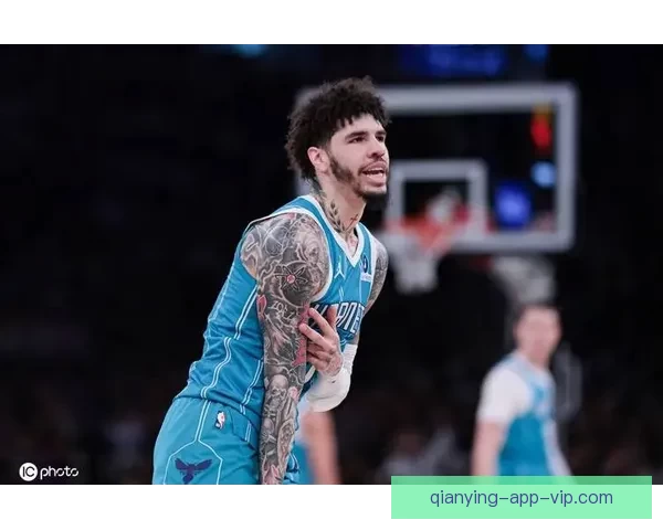 黄蜂三分轰炸力克尼克斯 克努佩尔豪华数据带队胜利 鲍尔助攻火力全开